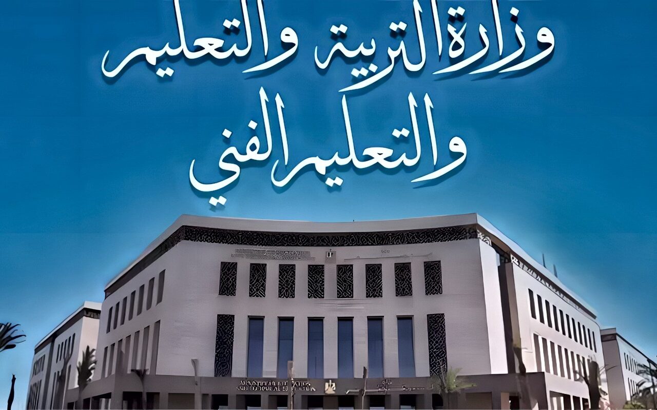 وزير التعليم يهنئ ميار محمد رجب بعد فوزها بلقب بطلة تحدي القراءة العربي في دورته العاشرة