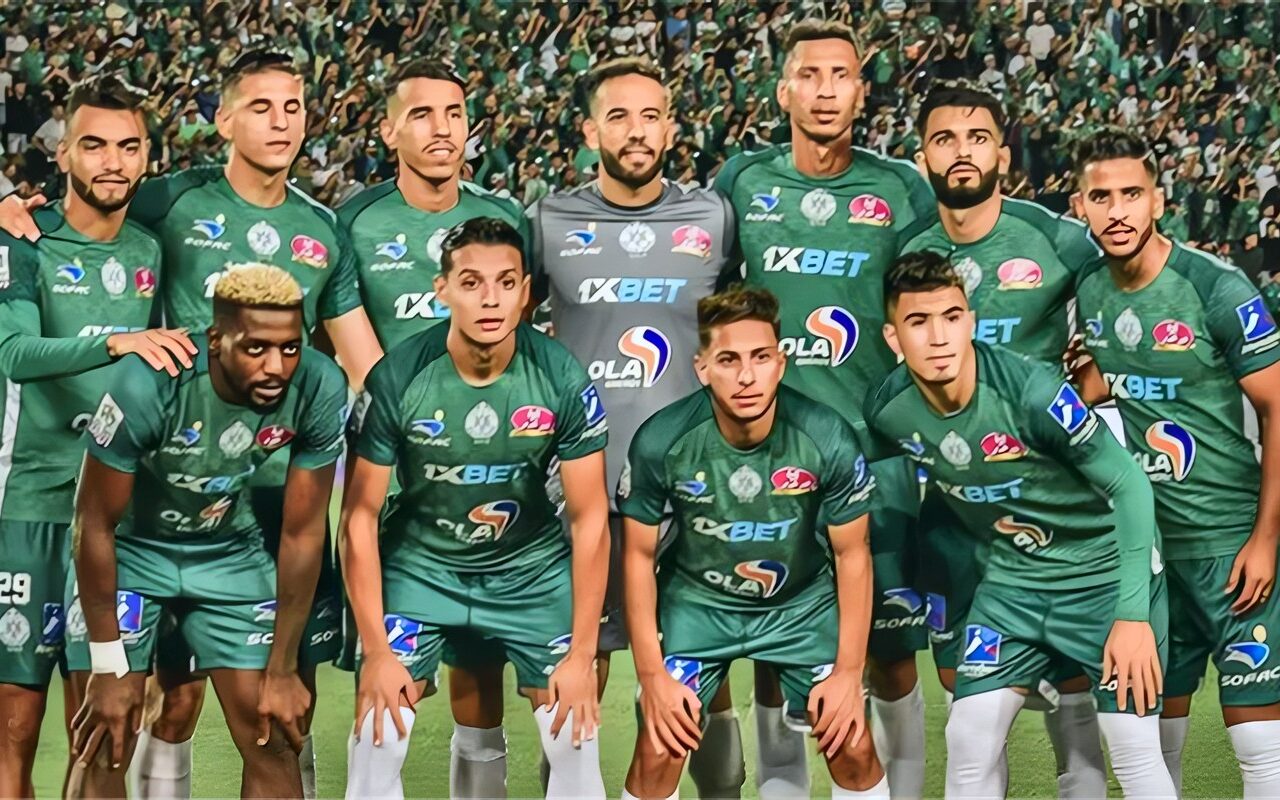 منافس الأهلي في الكونفدرالية يدعم جهازه الفني بمساعد جديد