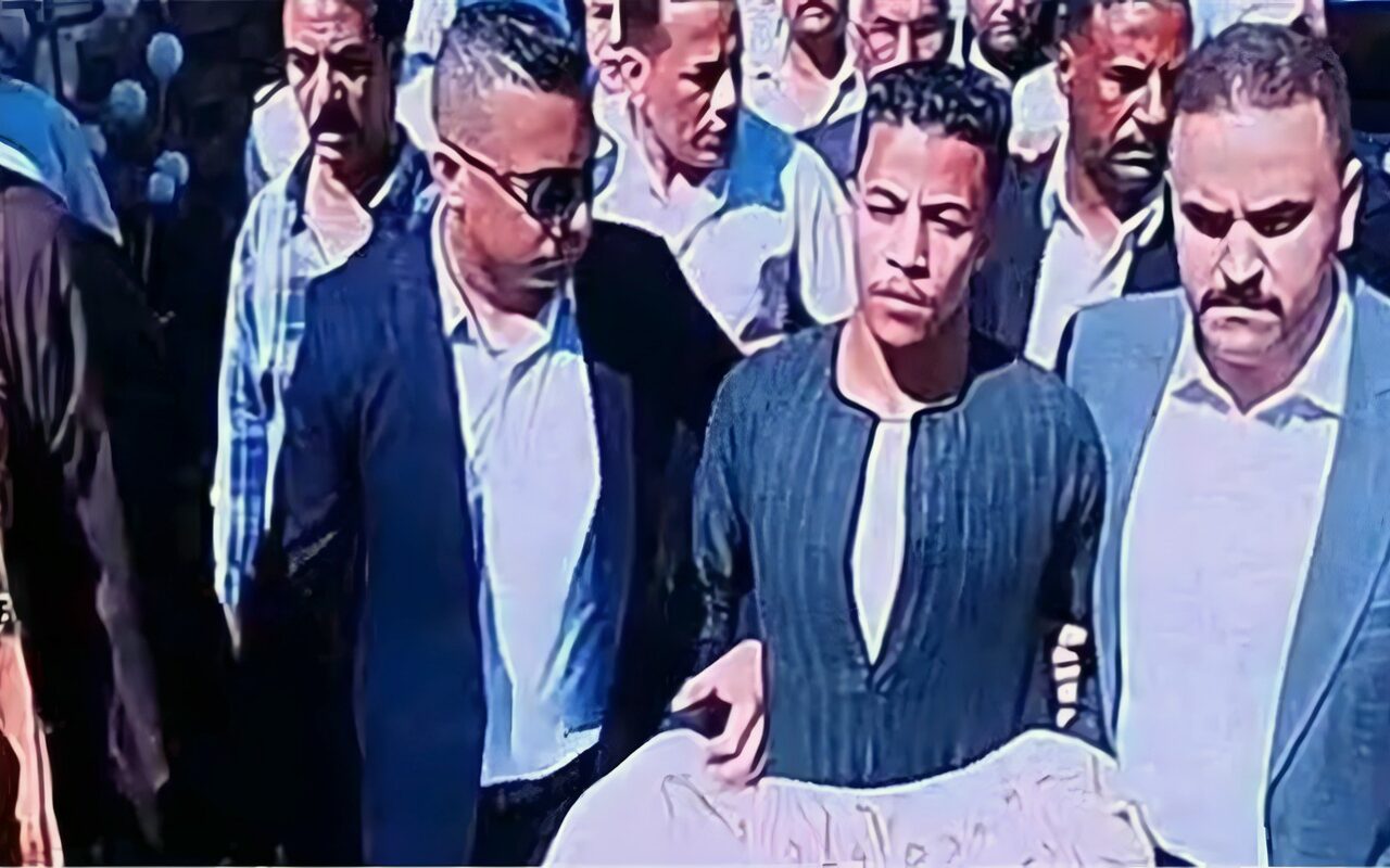 القودة تنهي خصومة ثأرية بين أبناء عمومة في فرشوط بقنا (فيديو)
