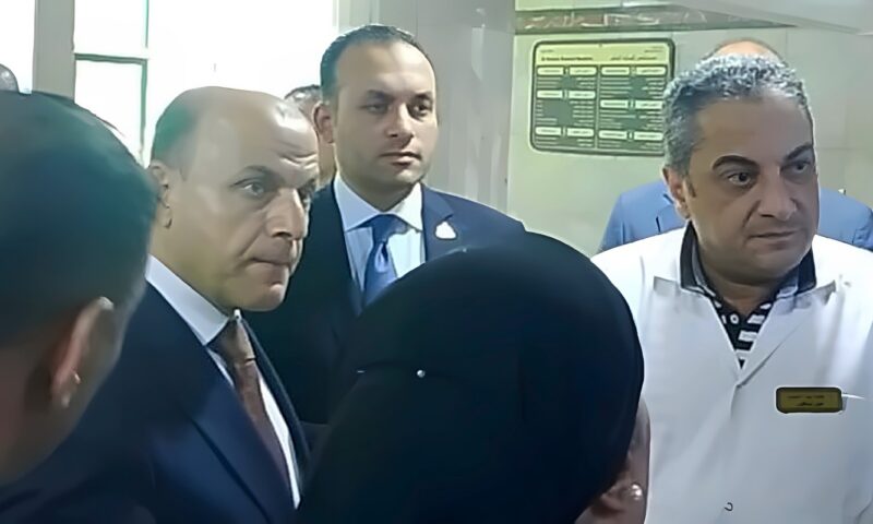 محافظ الغربية يتفقد مصابي حادث العقار المنهار داخل مستشفى المحلة العام
