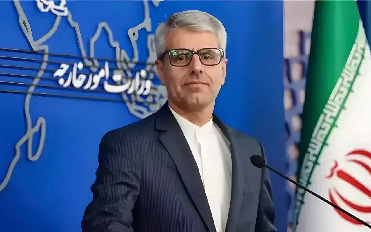 إيران تراجع رد أمريكا على مقترحها بإعادة فتح مضيق هرمز