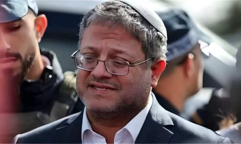 وزير الأمن القومي الإسرائيلي يمنح رخصة السلاح لـ11 مستوطنة في الضفة الغربية