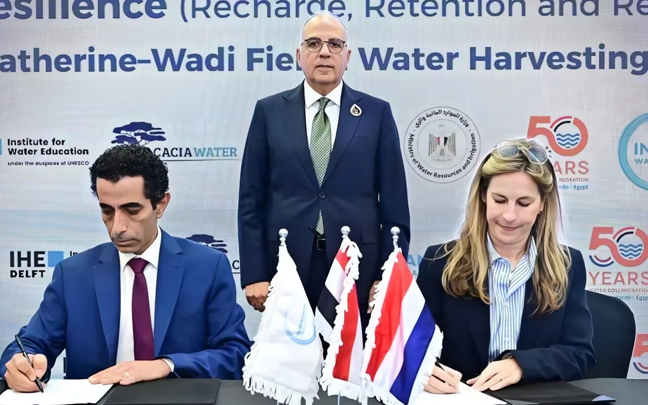 وزير الري يشهد اتفاقا لتنفيذ 50 بحيرة جبلية لمياه الأمطار وحماية جنوب سيناء من السيول