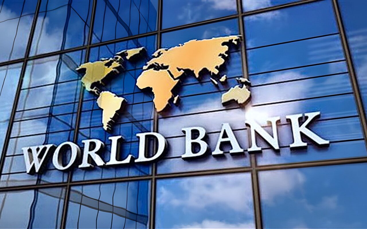 البنك الدولي: استمرار تحسن مؤشرات الاقتصاد المصري وتوقعات بانخفاض عجز الموازنة لـ6.5% في26/27
