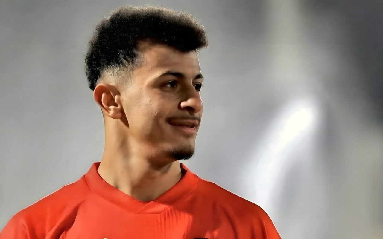 عمر الساعي يحرز الهدف الأول للأهلي في مرمى مودرن سبورت بالدوري