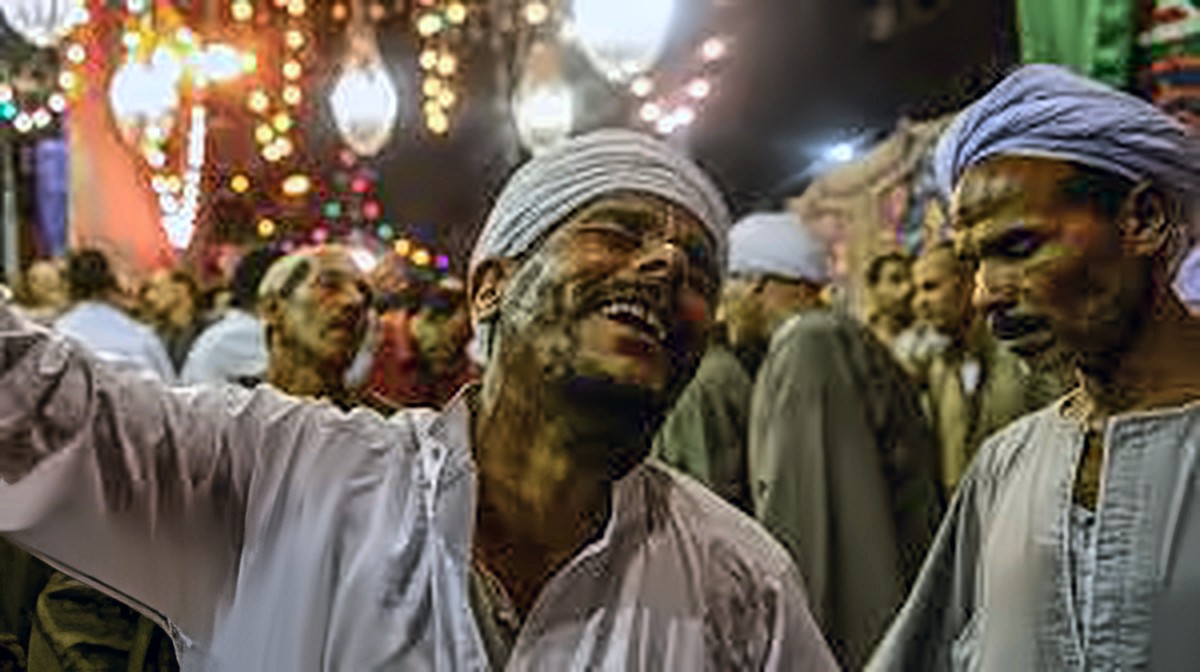 ما حكم الموالد التي تقام في بعض البلاد للشيوخ والأولياء؟.. دار الإفتاء تجيب