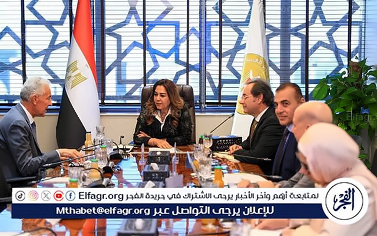 «منال عوض» تبحث تطوير مركز السلام وتعزيز مواجهة حوادث التلوث البحري بشرم الشيخ