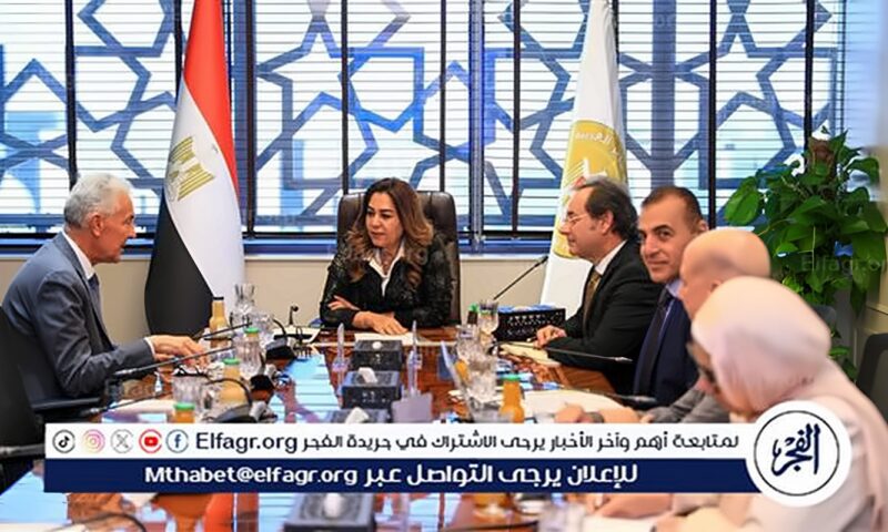 «منال عوض» تبحث تطوير مركز السلام وتعزيز مواجهة حوادث التلوث البحري بشرم الشيخ