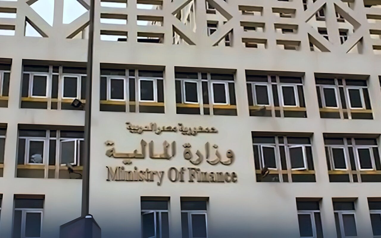 “المالية”: نعمل على زيادة تدفقات الاستثمار الأجنبي المباشر ودفع الصادرات.. ونواب: ليس لدينا حل إلا زيادة معدلات الصناعة