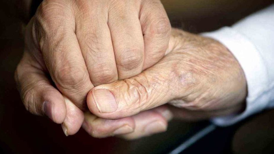 عميد معهد دراسات المسنين: كبار السن ثروة قومية.. ونسعى لتأهيلهم لمهن جديدة بعد المعاش