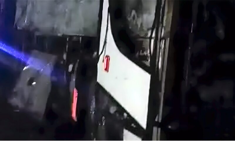 أصبح خردة، رفع أتوبيس قنا المحترق على الطريق الصحراوي الغربي