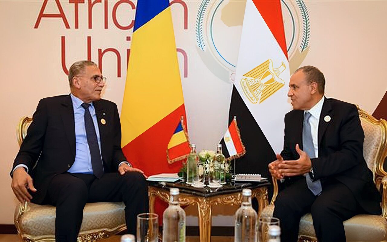 وزير الخارجية يلتقي نظيره التشادي الجديد على هامش منتدى العلمين إفريقيا
