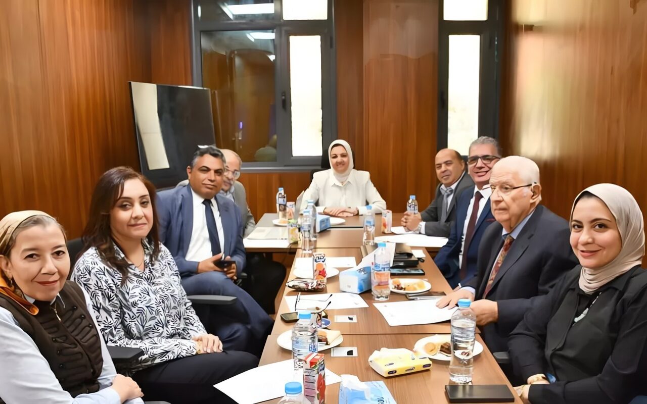 مركز النانو بجامعة عين شمس يتابع جاهزية المعامل تمهيدا للافتتاح وبدء تقديم الخدمات البحثية