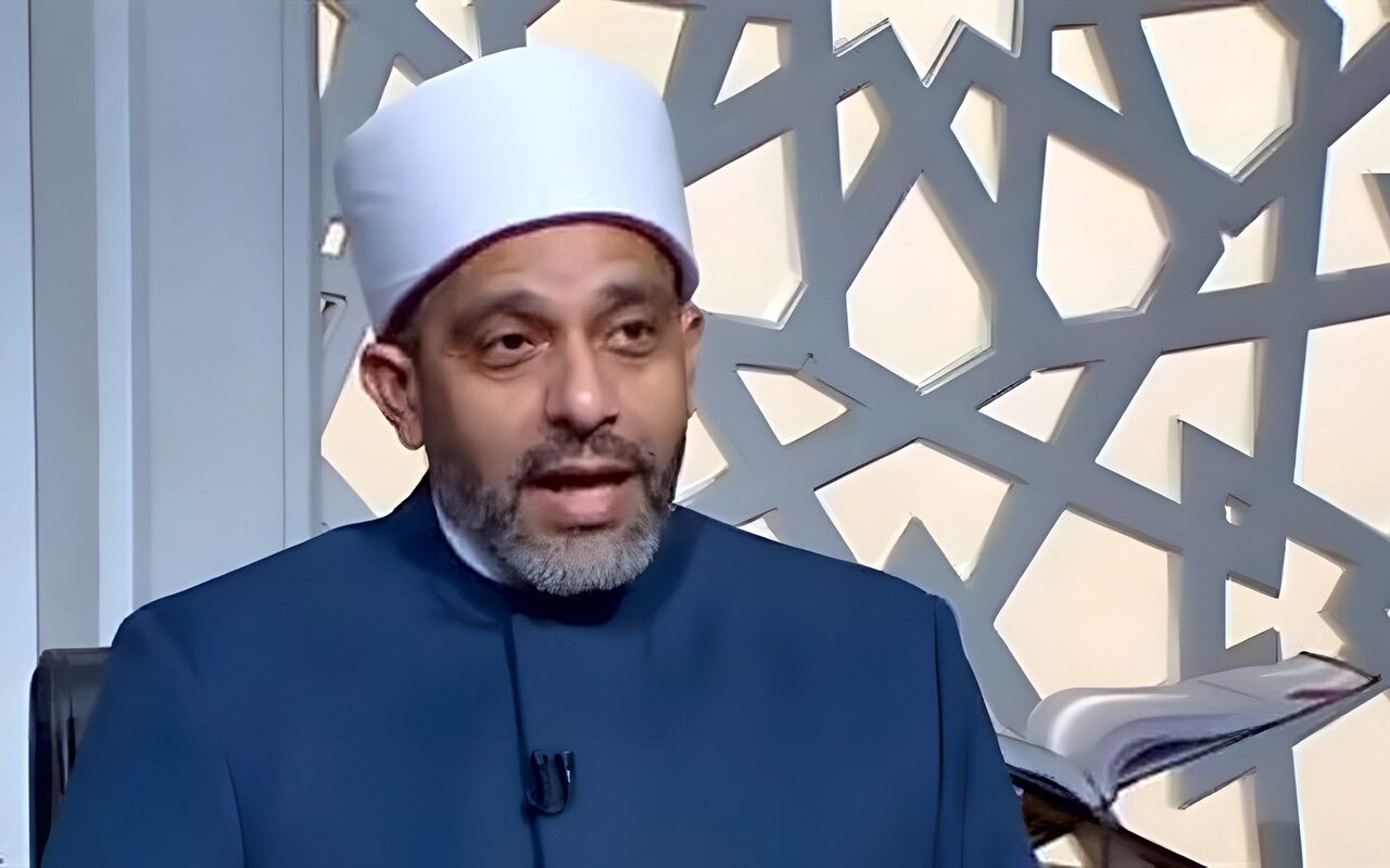 أمين الفتوى يوضح حكم تسجيل الوصية صوتيًا على الموبايل (فيديو)