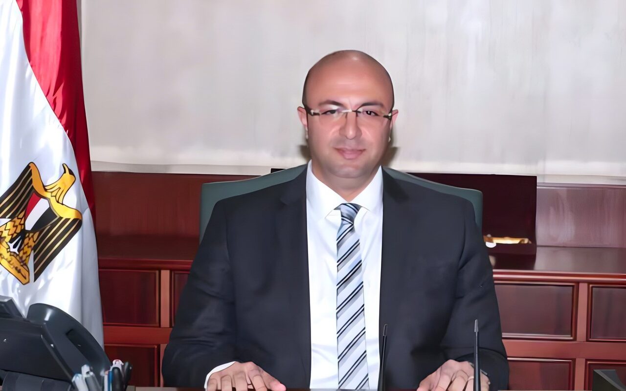 محافظ الفيوم ومدير الأمن يتابعان الحالة الصحية لـ20 مصابا في حادث انقلاب ربع نقل ووفاة شخصين