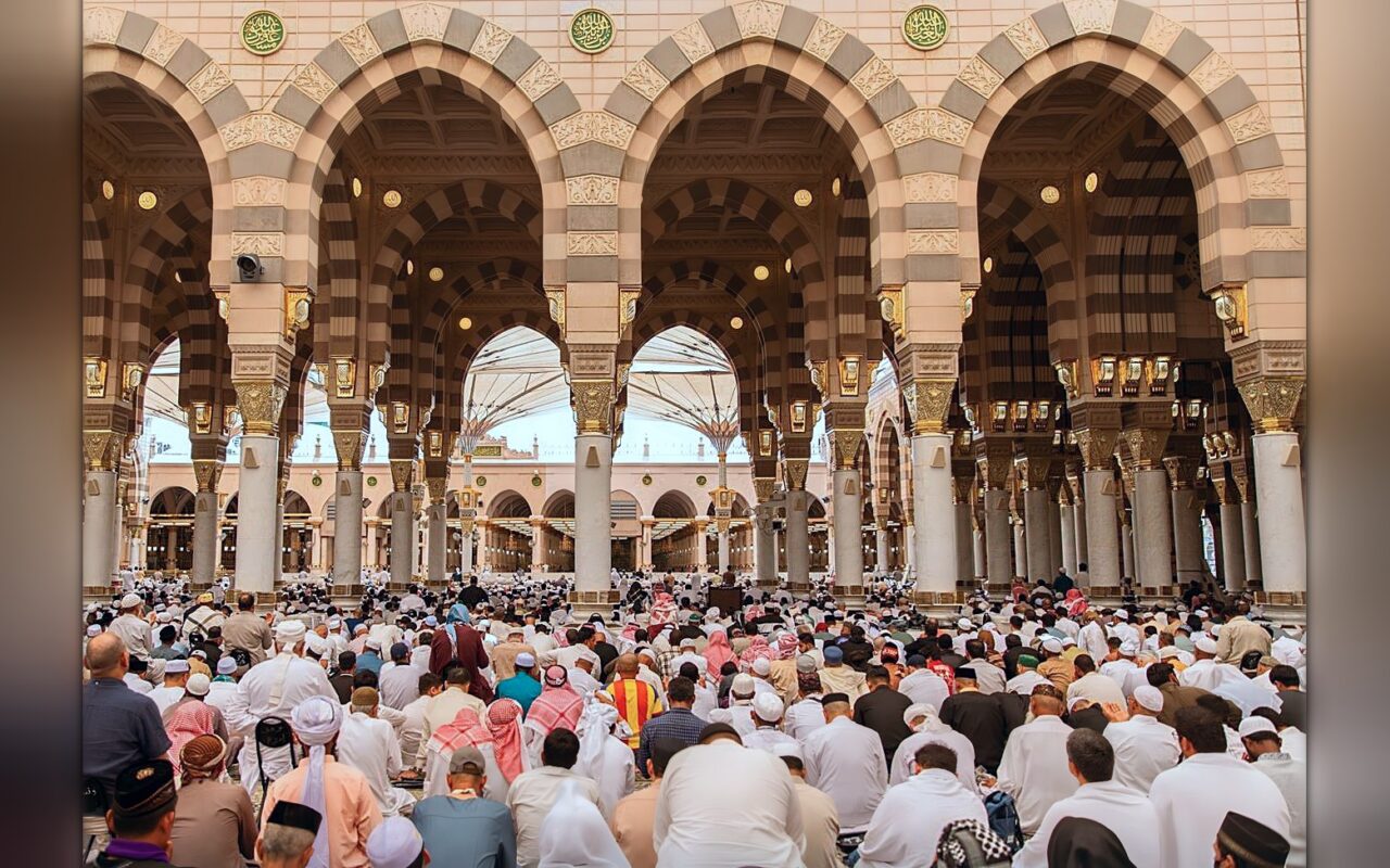 لماذا كان النبي يخطب الجمعة بسورة ق؟.. خطيب المسجد النبوي: هناك 8 أسباب