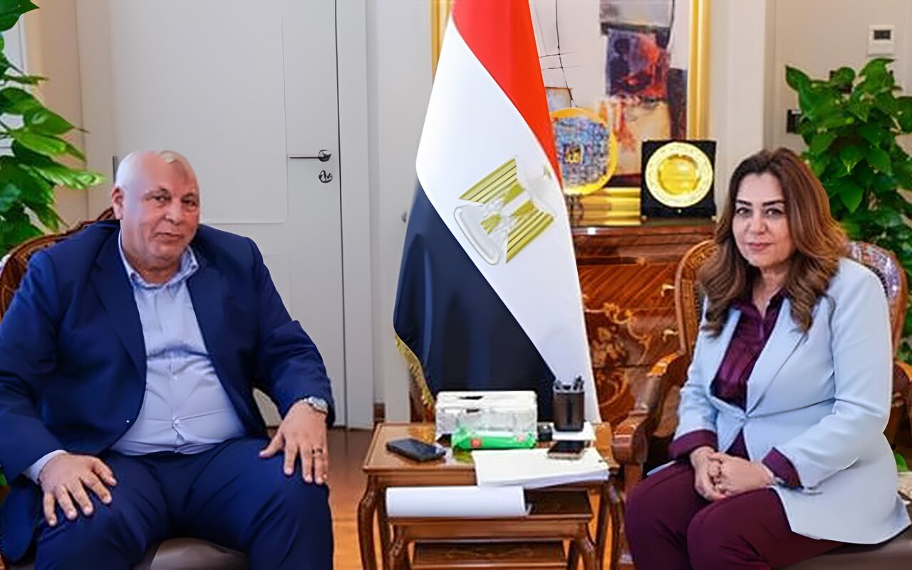 وزيرتا التنمية المحلية والبيئة تتابعان مع محافظ مطروح تنفيذ الخطة الاستثمارية وتطوير منظومة النظافة
