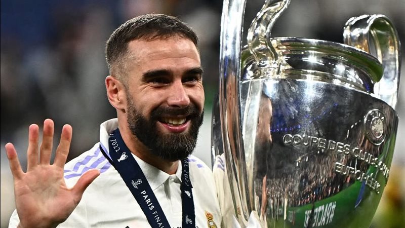 خيتافي يعلن رسميًا ضم داني كارفخال حتى صيف 2027 (فيديو)