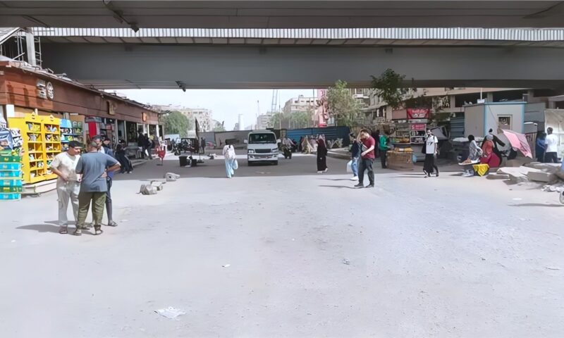 رفع المخلفات وتحسين مستوى النظافة أسفل محوري ٢٦ يوليو وعمرو بن العاص بنطاق أوسيم والعجوزة والدقي والطالبية