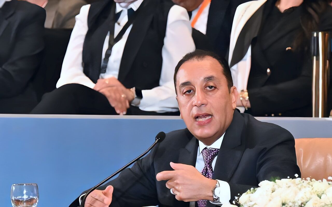 رئيس الوزراء: لا خفض للدعم أو عدد الأسر المُستحقة