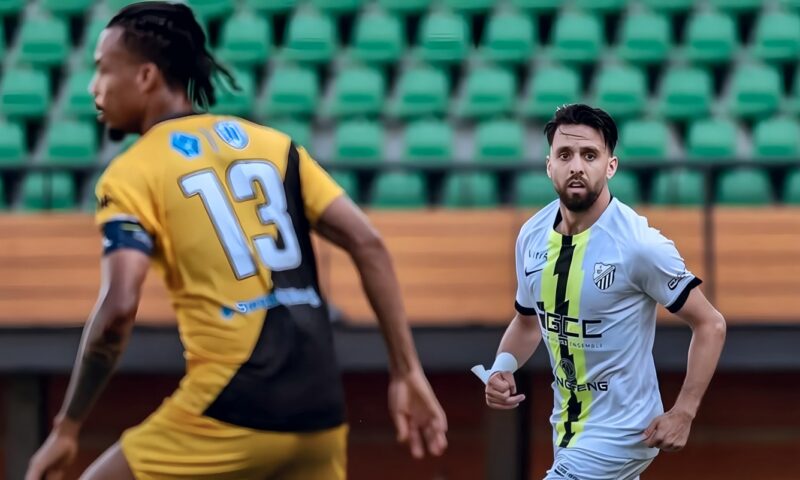 المغرب الفاسي يخطف فوزًا مثيرًا خارج ملعبه من أسيك ويتأهل إلى مجموعات دوري أبطال أفريقيا