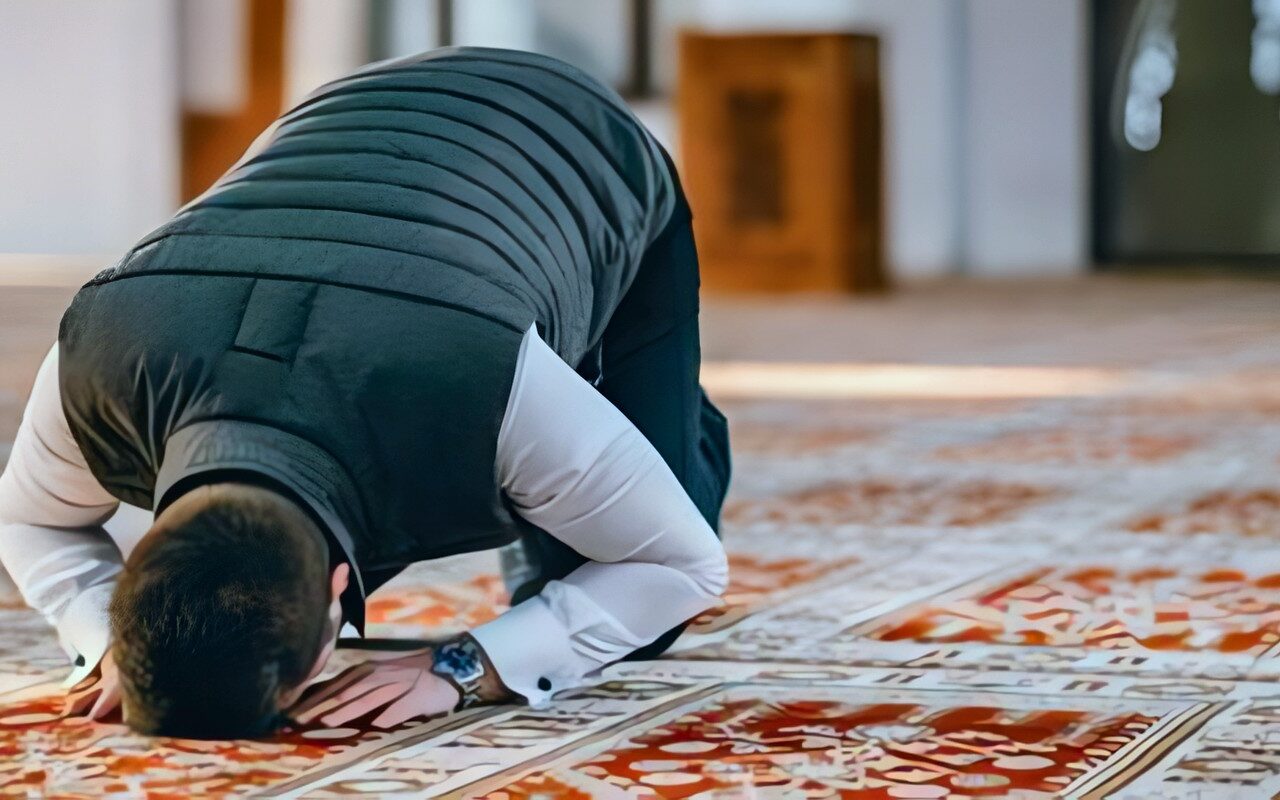 12 ركعة من السنن الرواتب تقربك إلى الله وتبني لك بيتًا في الجنة.. الإفتاء تكشف عنها