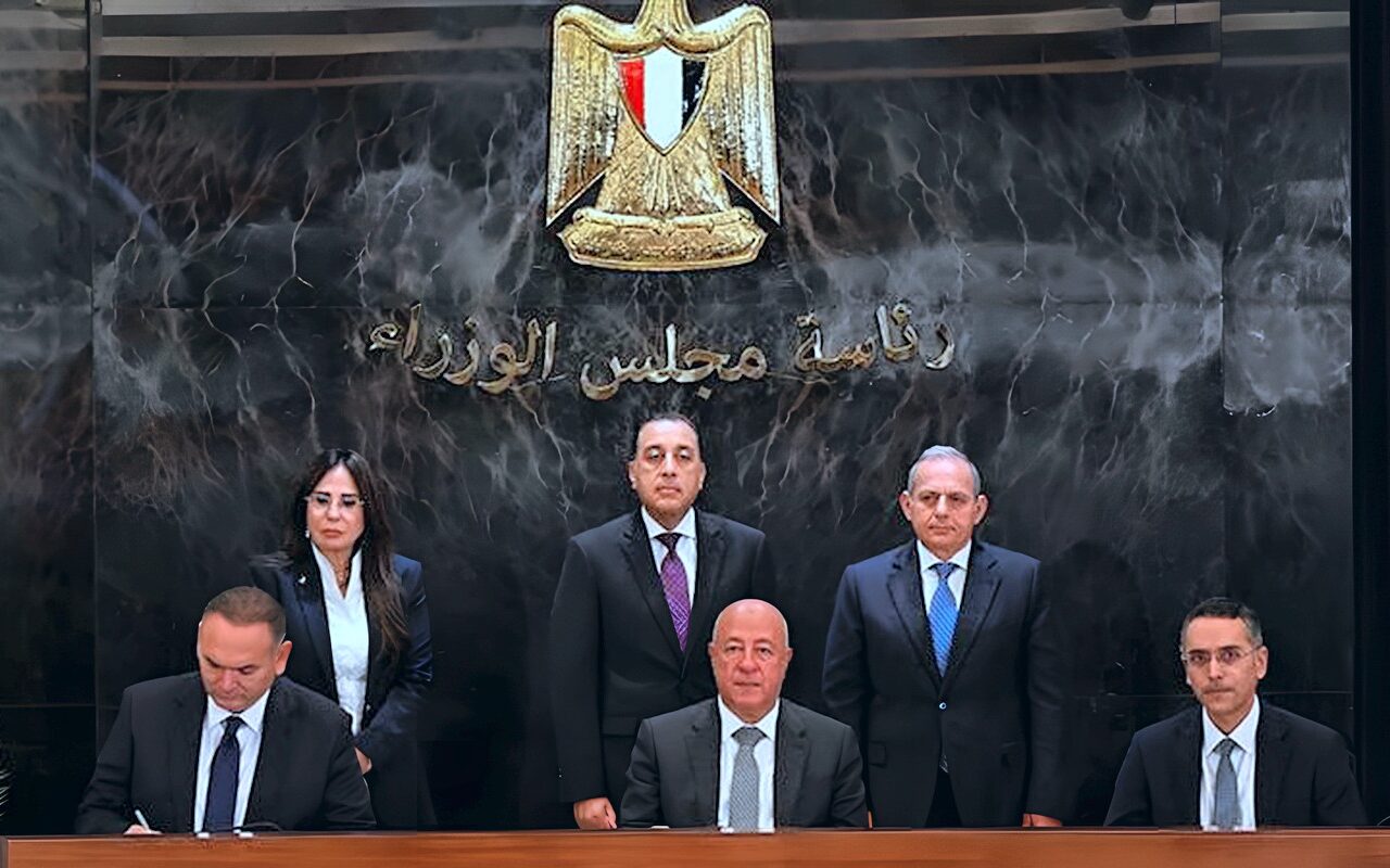 مدبولي يشهد توقيع عقود تمويل بـ10 مليارات جنيه لشراء وتسويق أصول المجتمعات العمرانية (صور)