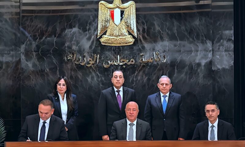مدبولي يشهد توقيع عقود تمويل بـ10 مليارات جنيه لشراء وتسويق أصول المجتمعات العمرانية (صور)
