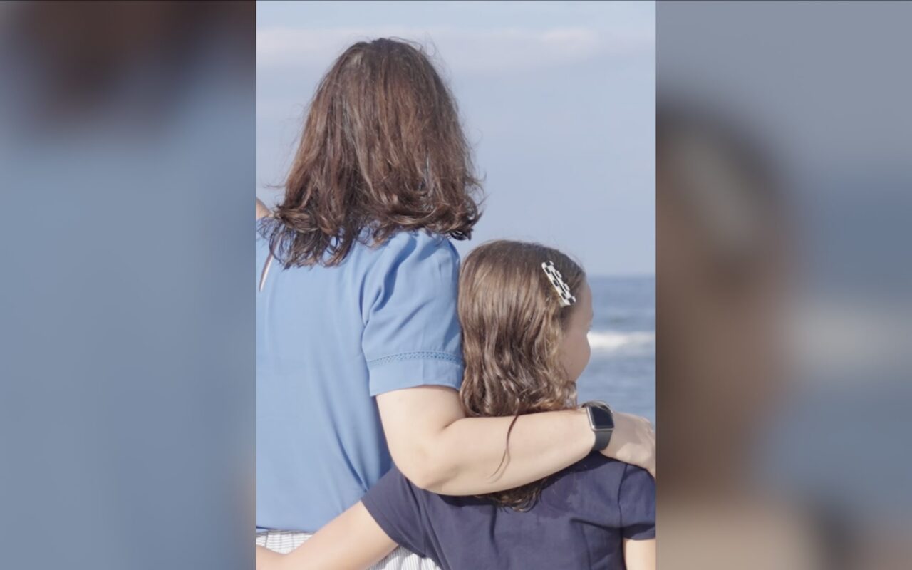 ذهان ما بعد الولادة.. كيف يخفق النظام الطبي في تشخيص وعلاج الأمهات الجدد؟
