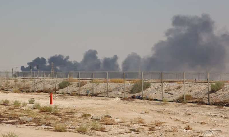 مقاطع فيديو متداولة لـ”هجمات حوثية على منشآت نفطية شرق السعودية”.. ما حقيقتها؟