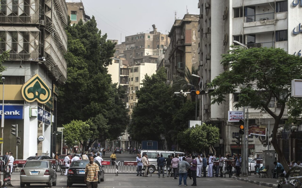 “يديرها إخواني هارب”.. بيان من داخلية مصر حول ضبط 6 صحفيين بمنصة “متصدقش” والصفحة ترد