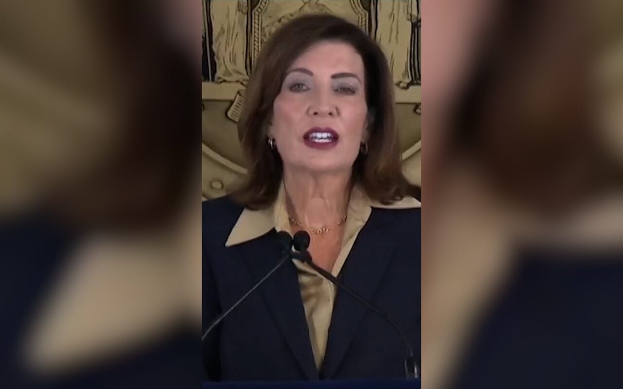 “ثغرة” قانونية بعد قضية كورنيل.. وحاكمة نيويورك تدعو لتعديل قانون الاعتداء الجنسي