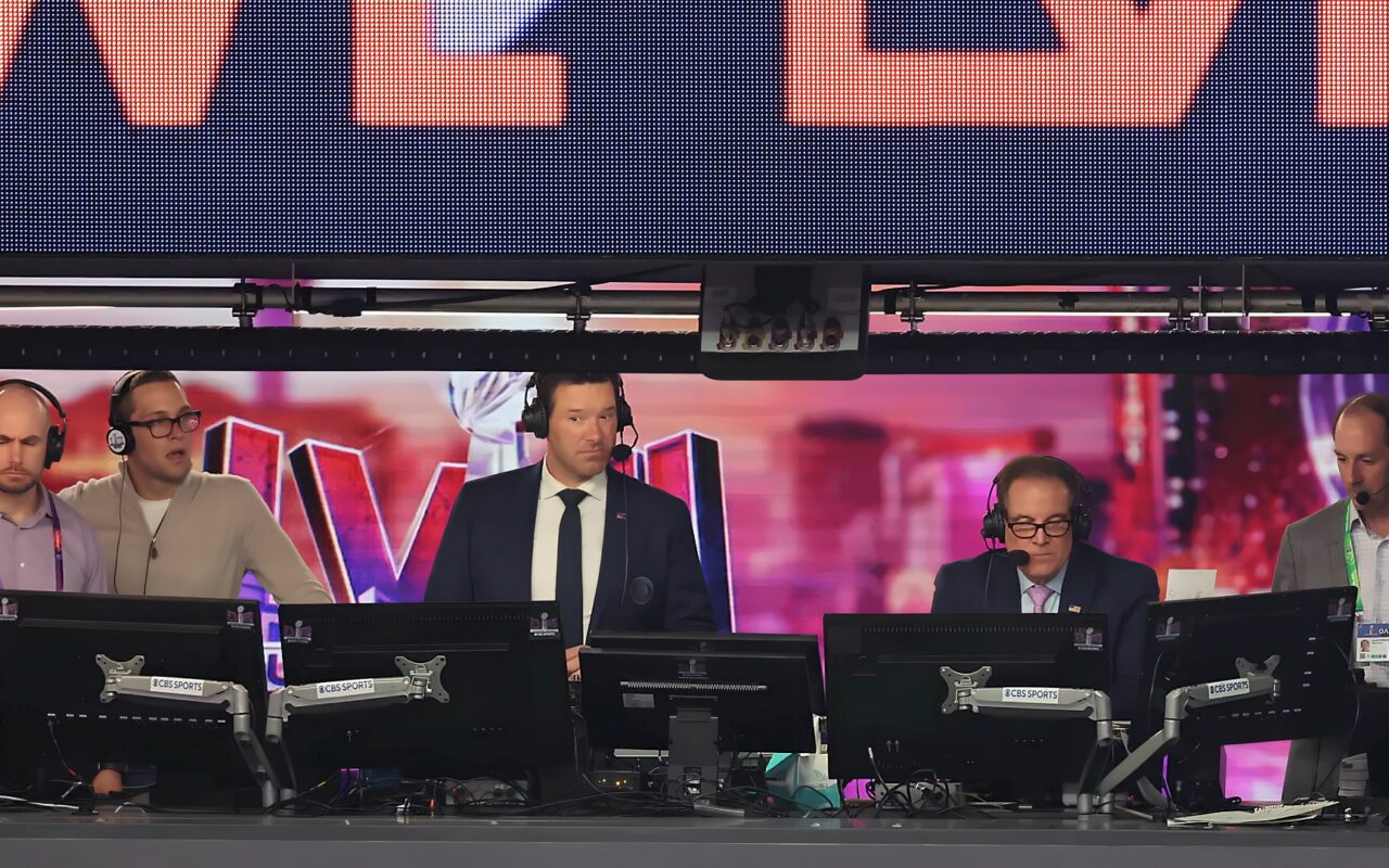 بعد اعتقاله بتهمة القيادة مخموراً.. معلق CBS Sports توني رومو يغادر الشبكة بعد 9 سنوات