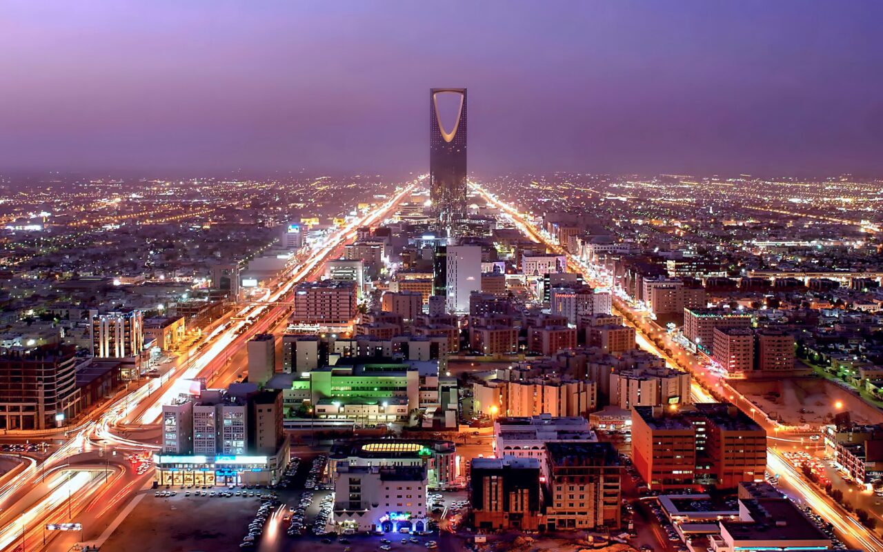 السعودية.. الداخلية تعلن تنفيذ “حد الحرابة” بحق مواطن وتكشف ما فعله بـ3 نساء