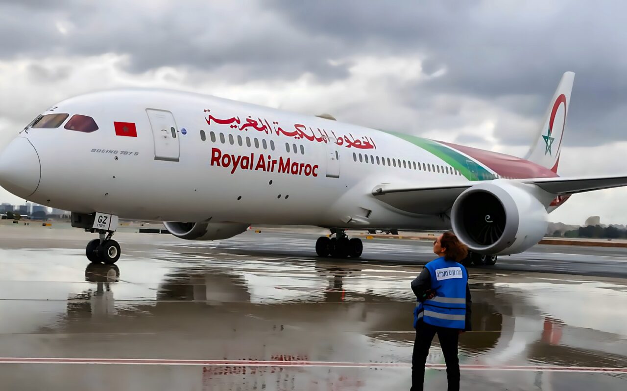 الخطوط المغربية ترد على ما أثير حول عمل مساعد طيار “فلاي دبي” بالشركة