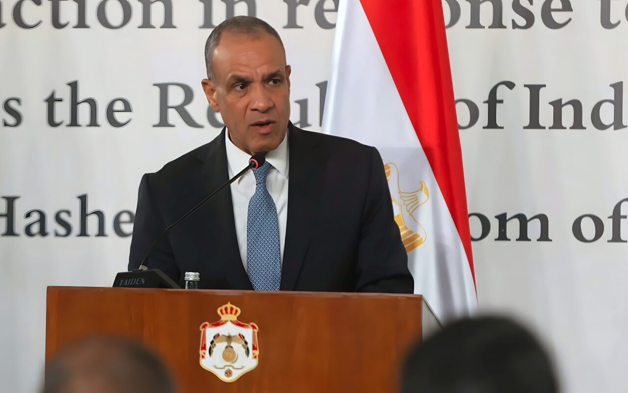 وسط توتر دبلوماسي.. وزير خارجية مصر يتحدث عن إثيوبيا و”الهروب” من الأزمات الداخلية