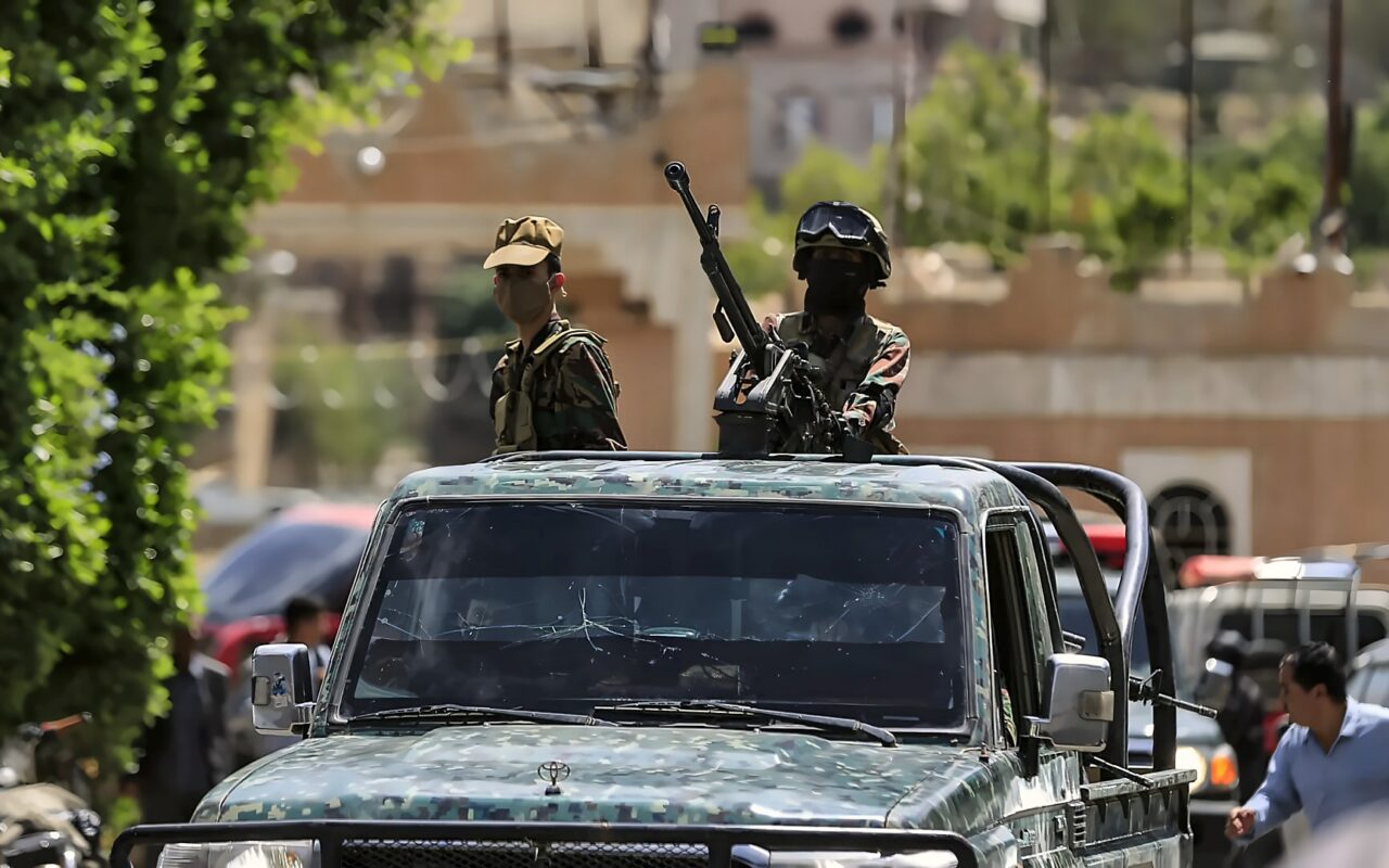فيديو متداول لـ”ترحيب سكان مدينة التربة في اليمن بدخول قوات الحوثيين”.. ما حقيقته؟