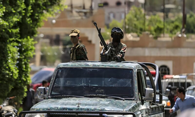 فيديو متداول لـ”ترحيب سكان مدينة التربة في اليمن بدخول قوات الحوثيين”.. ما حقيقته؟