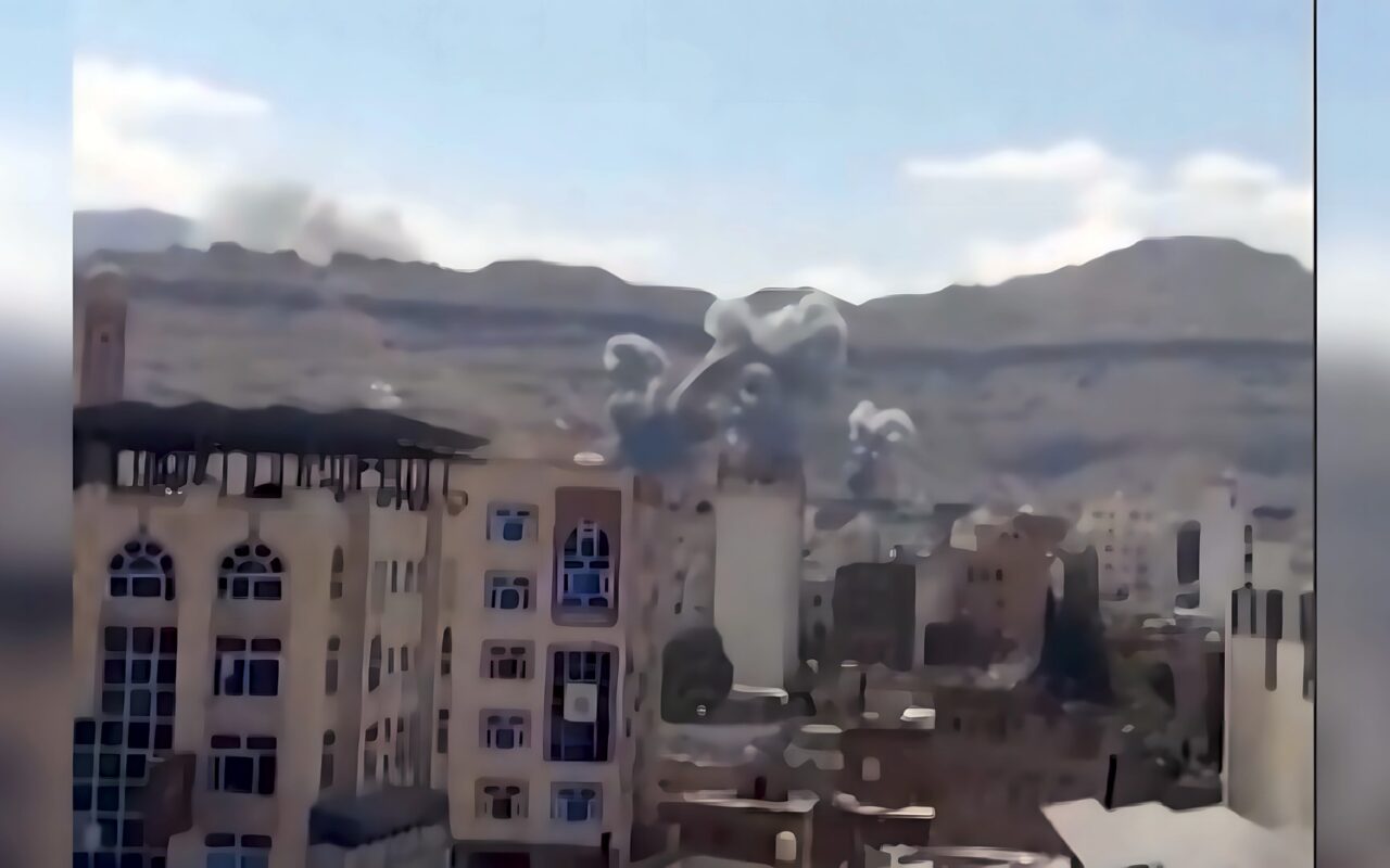 حكومة اليمن المدعومة من السعودية تعلن هجومًا واسعًا ضد الحوثيين.. إليكم ما نعلمه