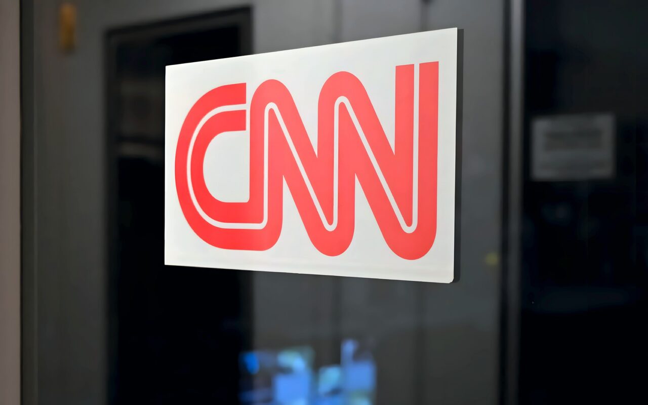 استمرار مارك تومسون رئيسًا لشبكة CNN مع تغير الشركة الأم