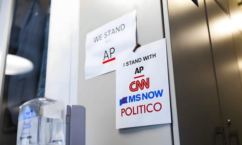 ما آخر جهود CNN وMSNBC وPolitico في قضية “حظر البيت الأبيض”؟