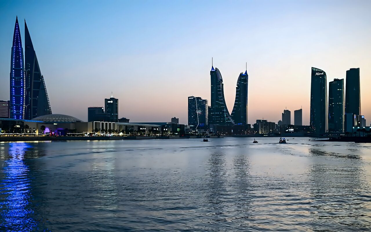 أيدت “إنهاء الانقلاب”.. البحرين تصدر بيانًا بشأن عمليات السعودية في اليمن