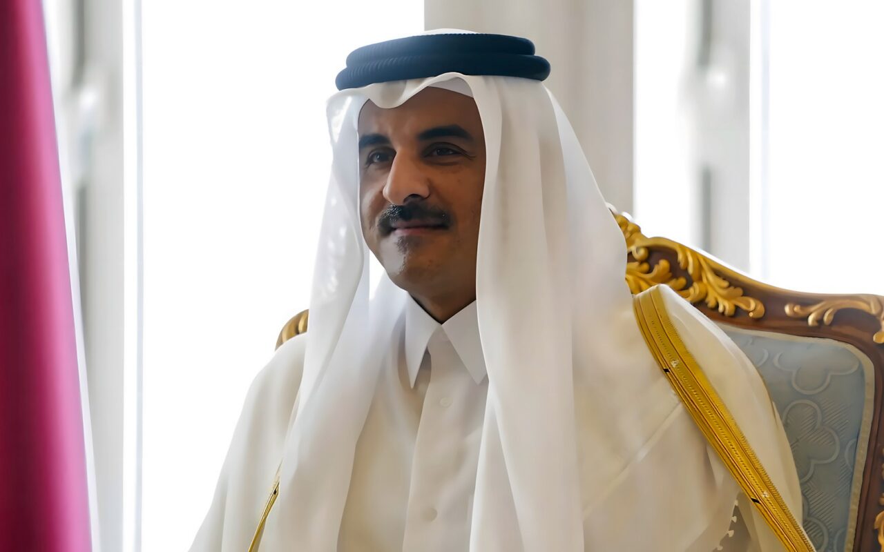 أمير قطر يلتقي وزير الداخلية الإيراني.. وهذا ما بحثاه