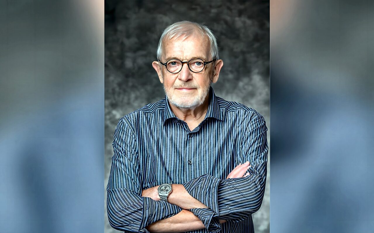 جائزة نوبل في الفيزياء تُمنح لعالِم رائد في رصد جسيمات كونية “شبحية”