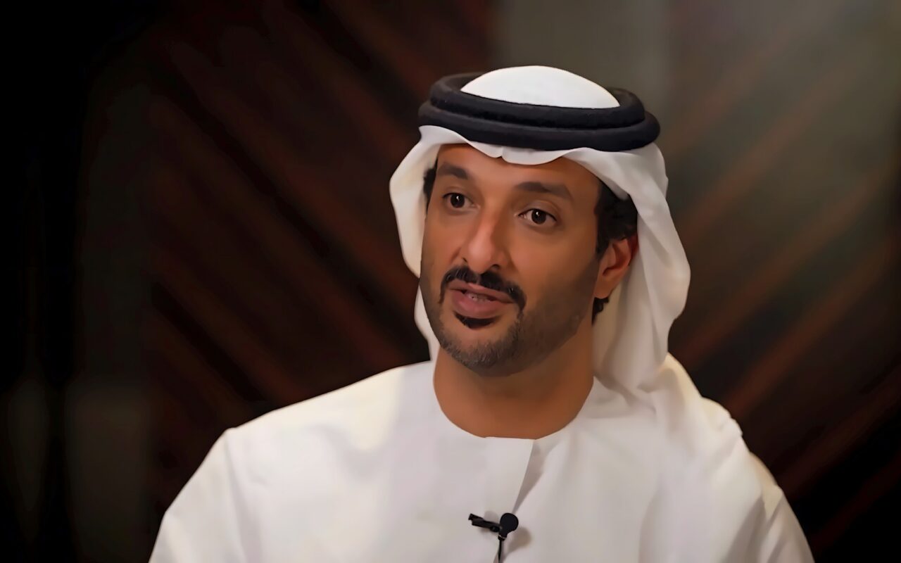 عبدالله بن طوق يبين لـCNN الزخم الحالي ومعدلات النمو المتوقعة بالاقتصاد الإماراتي