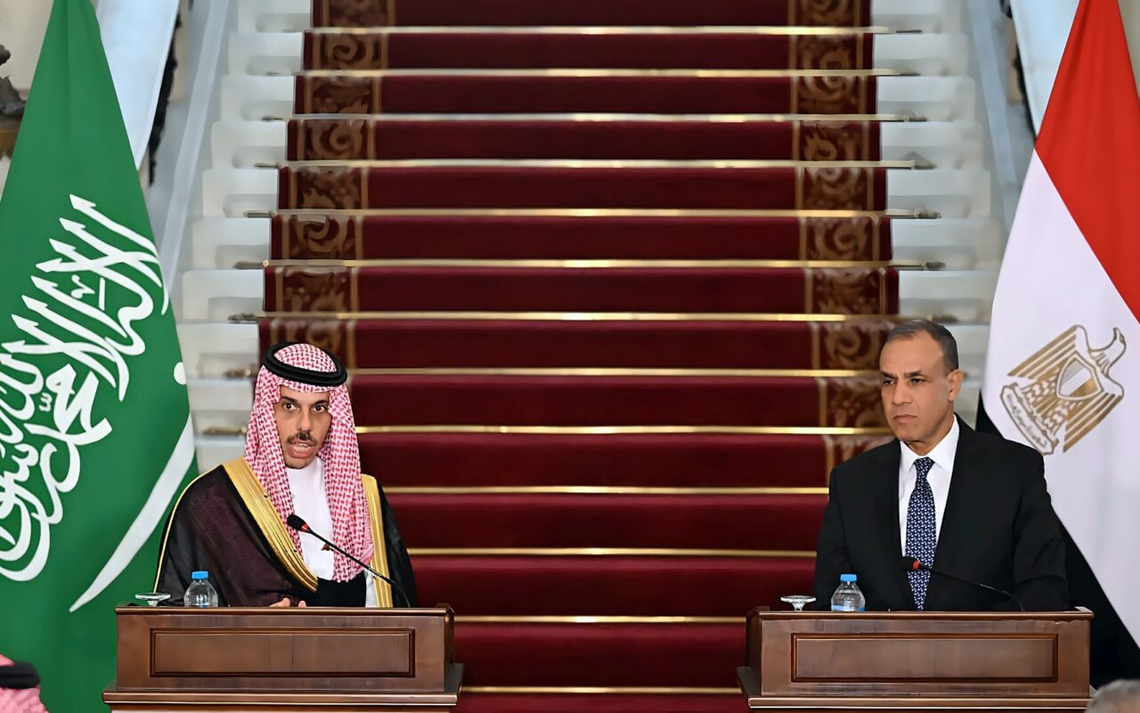 مصر تدين “بأشد العبارات” استهداف مطاري أبها والملك خالد في السعودية