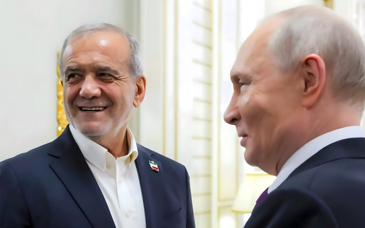 أبرز ما قاله بوتين لرئيس إيران.. من الحرب ووضع المنطقة إلى تحية مجتبى خامنئي