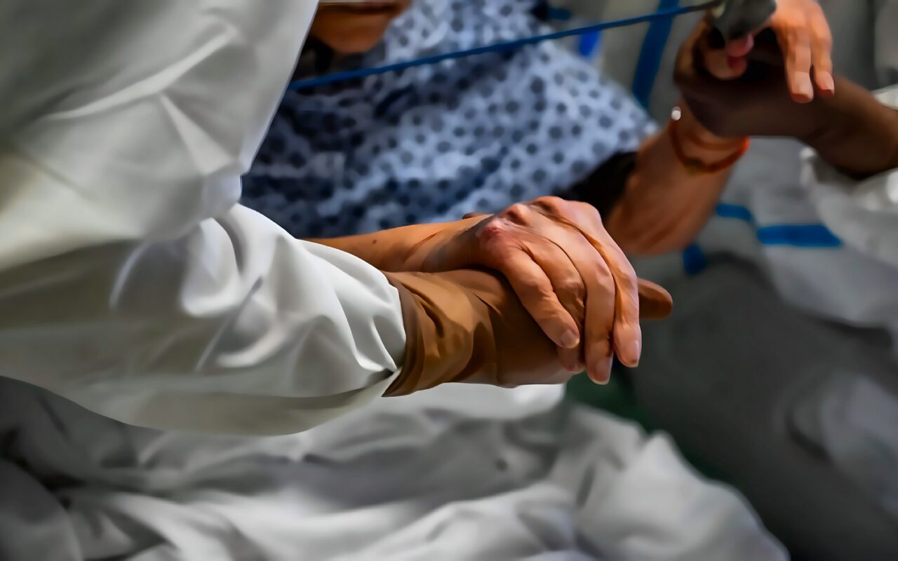 الطاعون الرئوي والحصبة و”كوفيد-19″.. أيها أكثر قابلية للانتشار؟