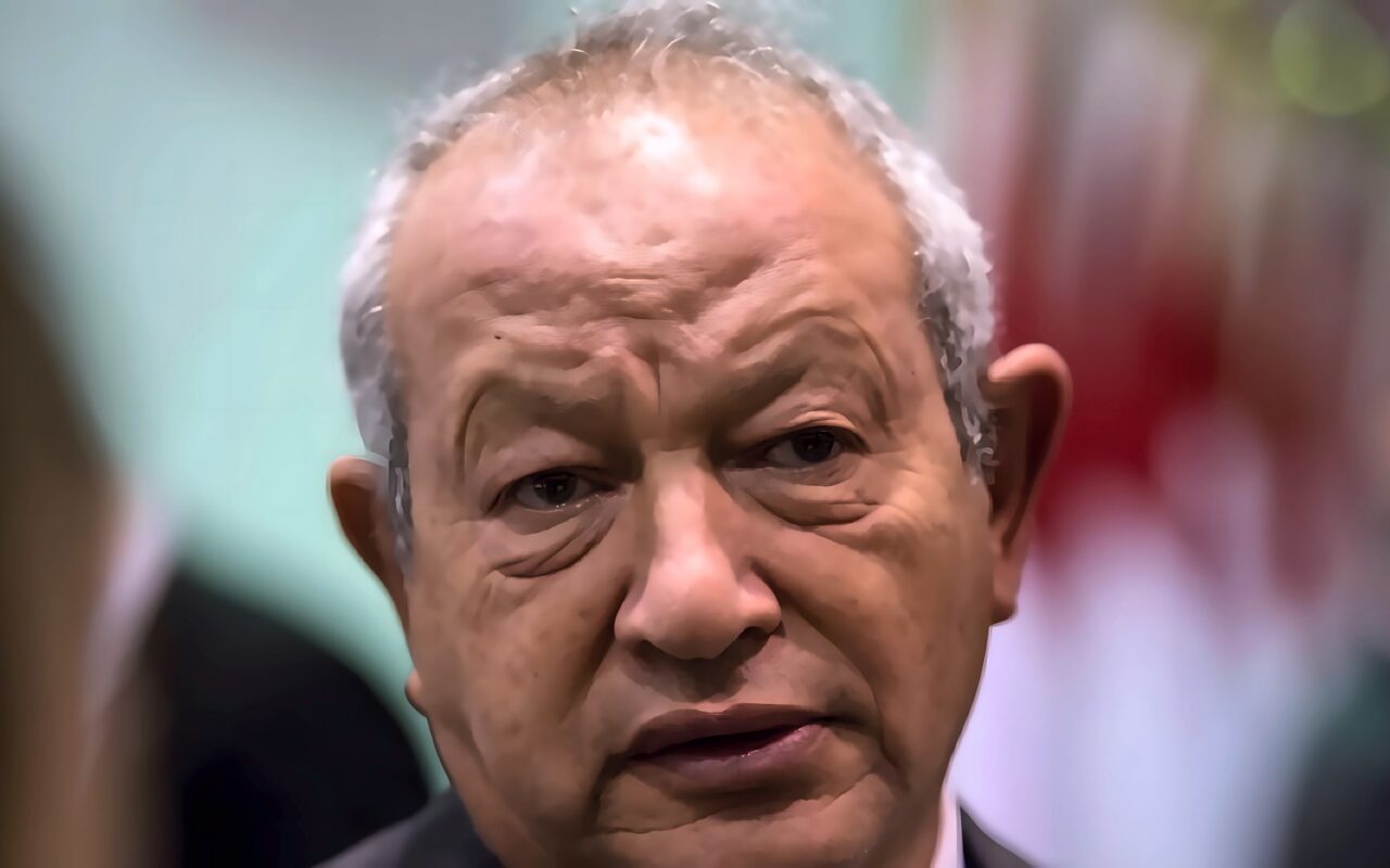 بـ3 كلمات.. ساويرس يرد على مشجع انتقد أسلوب فوز الأهلي في الديربي