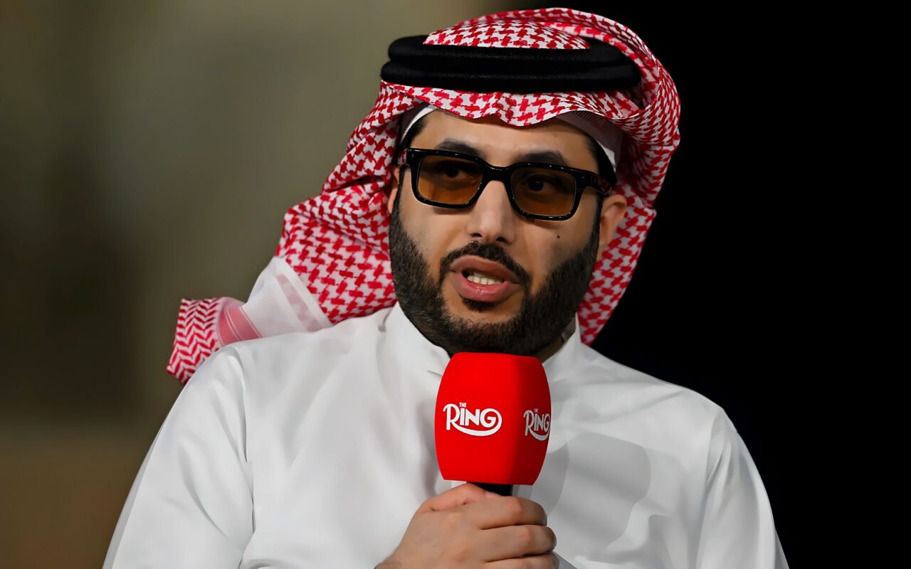 “لا عهد ولا شيمة”.. تركي آل لشيخ يعقب بعد مقاطع فيديو لهجوم الحوثي على مطار الرياض
